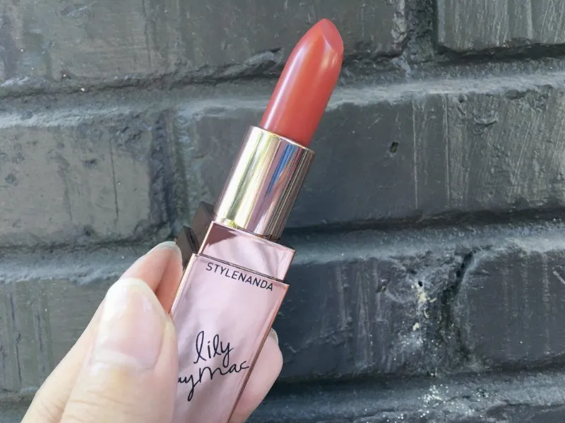 3CE Lily Maymac Matte Lipstick Color #118 Holy Rose - Son đỏ đất thời thượng