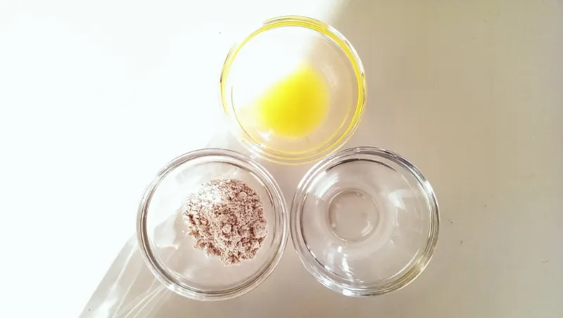 Mặt nạ lòng trắng trứng và đậu xanh