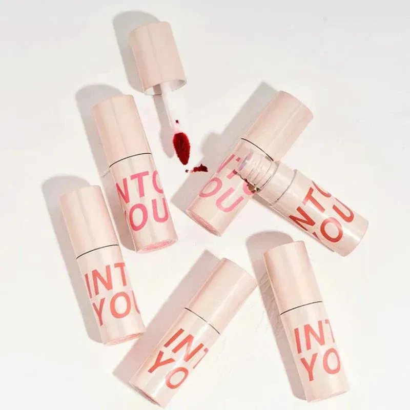 Son bùn Into You Airy Lip & Cheek Mud.