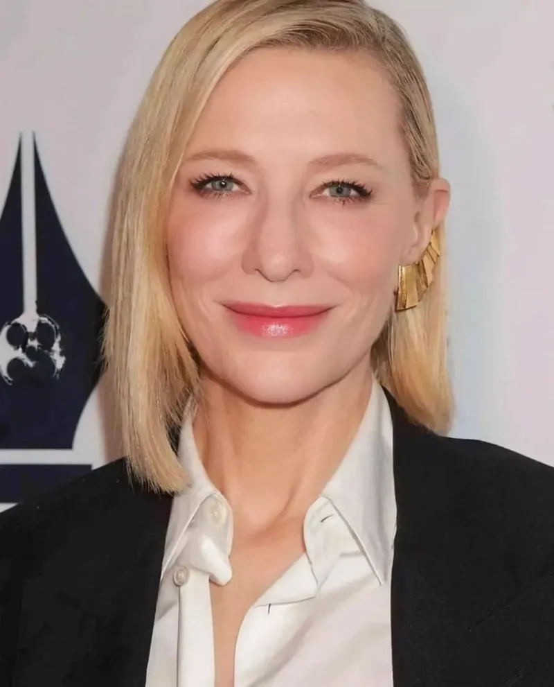 Cate Blanchett sử dụng vitamin.