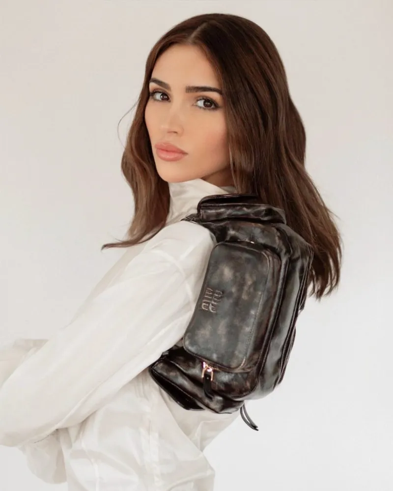 Olivia Culpo bổ sung rau xanh.